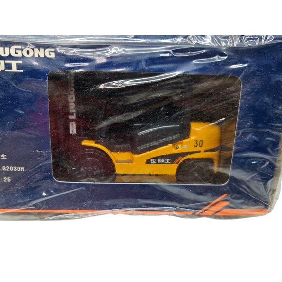 LIUGONG CLG2030H Forklift Truck Diecast Model 1/25 Construction Vehicle NEW - Picture 2 of 7